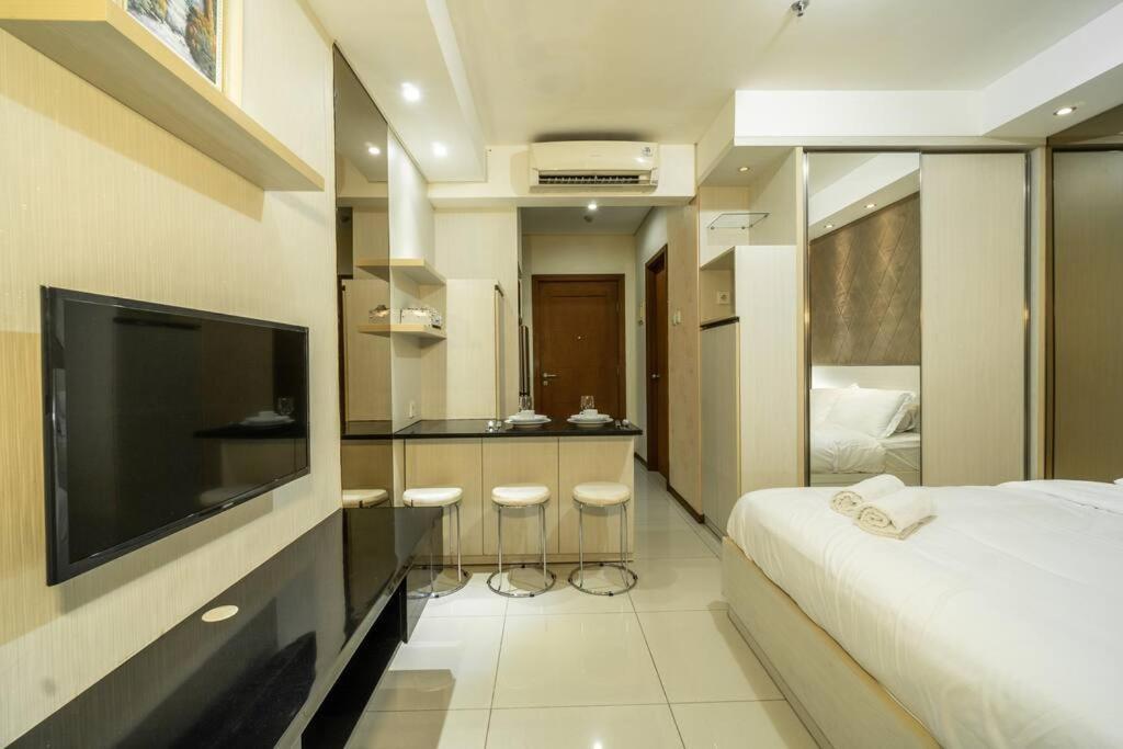 Modern & Comfy Studio In Central Jakarta, Scbd Exteriör bild