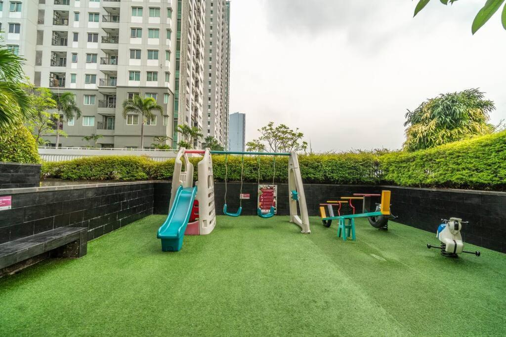 Modern & Comfy Studio In Central Jakarta, Scbd Exteriör bild