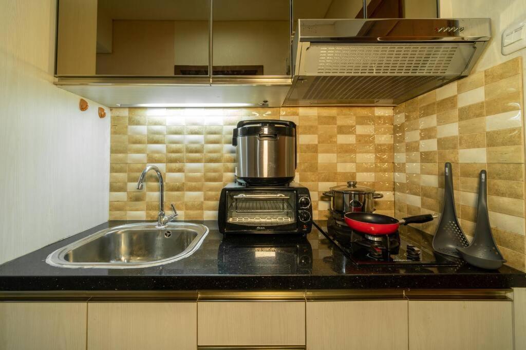 Modern & Comfy Studio In Central Jakarta, Scbd Exteriör bild
